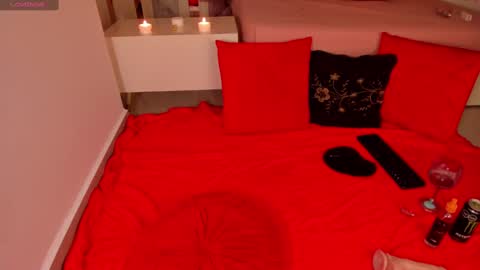 Isabel online show from 03-09-25, 05:22