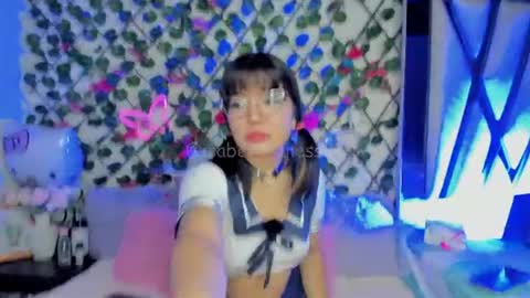 Isa online show from 06-14-26, 12:19