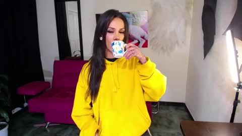 Snapshot of isabel_lopez_ chatting on 11-27-25, 11:51 isabel online show from 11-27-25, 11:51