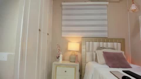 isabela__x online show from 03-23-26, 11:25