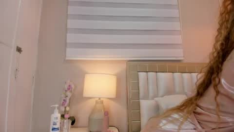 isabela__x online show from 04-24-26, 11:34