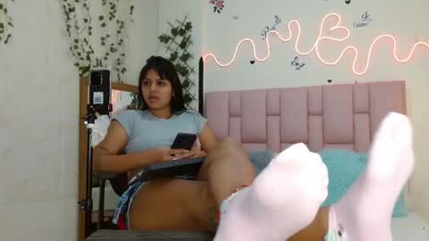 Snapshot of isabela_ferrer_ chatting on 03-10-26, 01:27 I S A online show from 03-10-26, 01:27