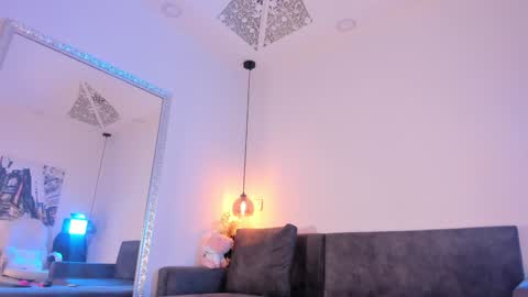 Isabela online show from 02-04-25, 12:11