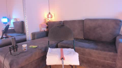 Isabela online show from 03-06-25, 12:09