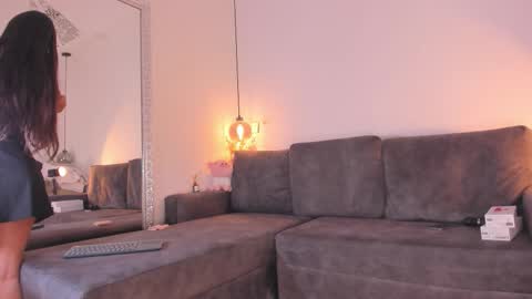 Isabela online show from 11-27-25, 12:18