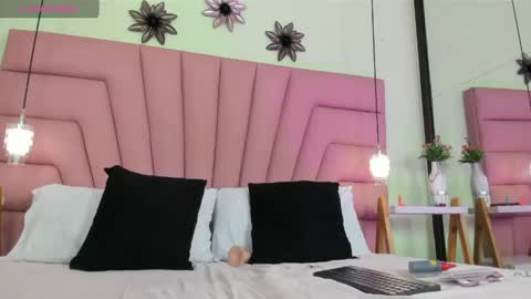 Mommy Isa online show from 04-18-26, 01:37