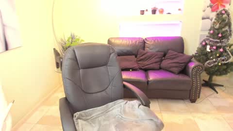 Snapshot of isabelabell chatting on 01-11-25, 01:53 Isabela online show from 01-11-25, 01:53