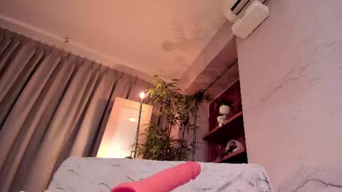 Snapshot of isabelastefano chatting on 07-07-26, 06:47 isabelastefano online show from 07-07-26, 06:47