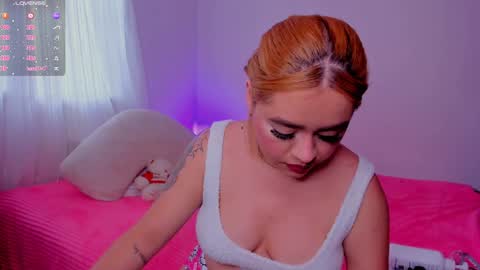 Snapshot of isabella_arias1 chatting on 12-27-24, 06:20 Isabella Arias online show from 12-27-24, 06:20