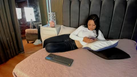 Issa online show from 03-23-26, 08:46