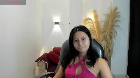 Snapshot of isabella_grace18 chatting on 06-08-26, 01:39 Isabella online show from 06-08-26, 01:39