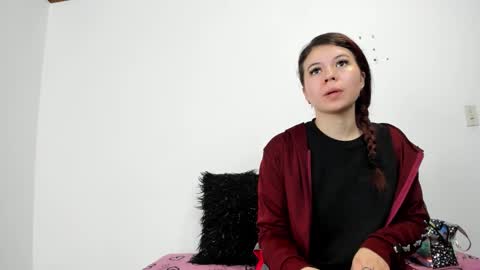 isabella_jaramillo online show from 10-14-25, 12:17