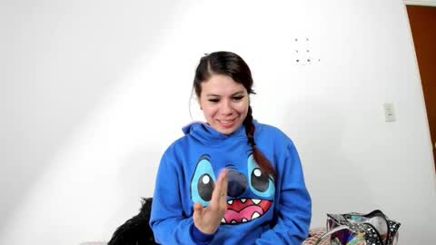 isabella_jaramillo online show from 10-24-25, 12:45