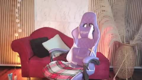 Snapshot of isabella_lt chatting on 07-21-26, 10:17 online show from 07-21-26, 10:17