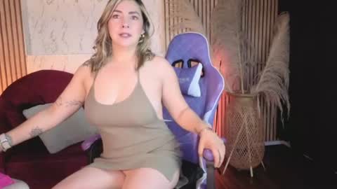 Snapshot of isabella_lt chatting on 07-29-26, 10:24 online show from 07-29-26, 10:24