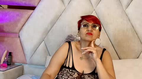 isabella_luxet online show from 05-30-26, 08:06