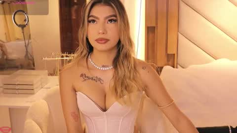 Snapshot of isabella_m_ chatting on 12-18-25, 08:26 Isabella online show from 12-18-25, 08:26