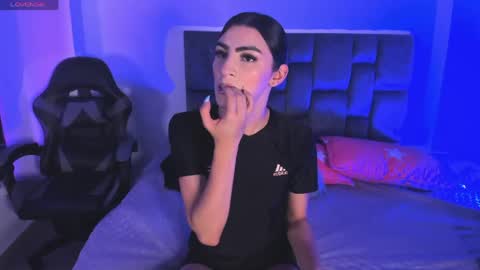 Isabella Moon9 online show from 04-22-26, 11:56