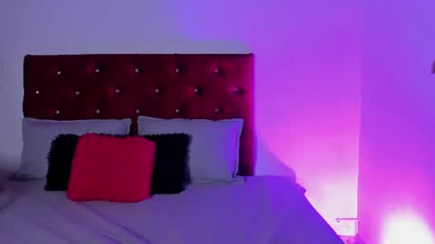 Snapshot of isabella_moon9 chatting on 06-27-26, 11:37 Isabella Moon9 online show from 06-27-26, 11:37