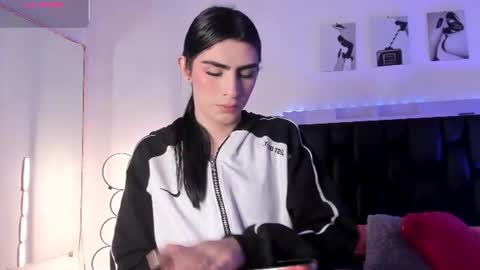 Snapshot of isabella_moon9 chatting on 07-23-26, 11:52 Isabella Moon9 online show from 07-23-26, 11:52