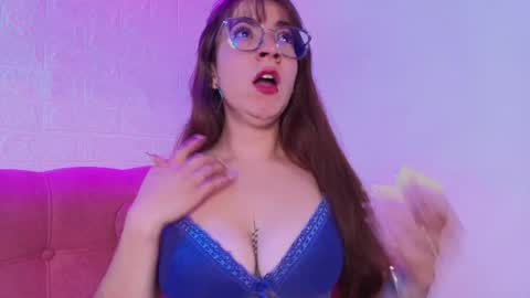 Snapshot of isabella_noir1 chatting on 10-29-25, 09:00 Isabella online show from 10-29-25, 09:00
