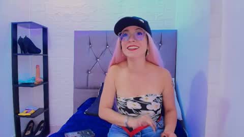 Snapshot of isabella_noir1 chatting on 06-09-26, 07:03 Isabella online show from 06-09-26, 07:03