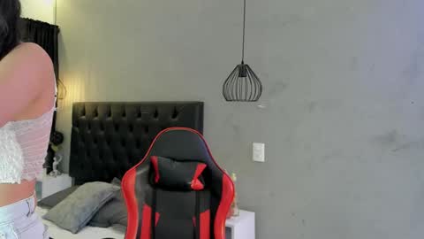 Snapshot of isabella_nowa chatting on 02-19-26, 11:39 Isabella Nowa online show from 02-19-26, 11:39