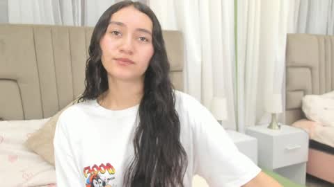 Isabella Nowa online show from 04-10-26, 11:48