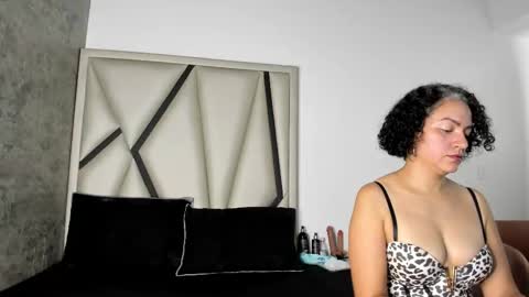 isabella_rosssi1 online show from 09-26-25, 04:05