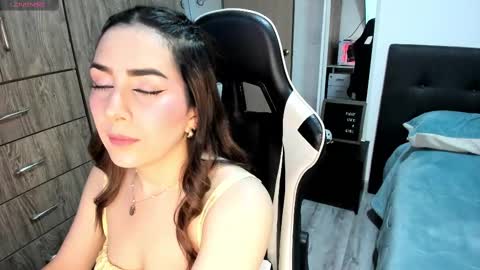 Snapshot of isabella_sea chatting on 12-09-24, 01:18 Isabella Sea online show from 12-09-24, 01:18