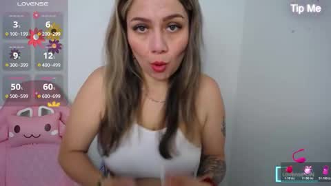 Snapshot of isabella_wish1 chatting on 10-20-25, 01:22 isabella_wish1 online show from 10-20-25, 01:22