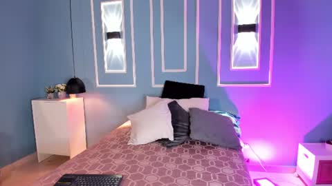 Snapshot of isabella_zc chatting on 06-19-26, 12:20 isabella zc online show from 06-19-26, 12:20