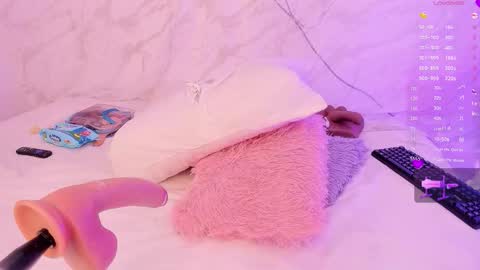 Snapshot of isabellaa_1 chatting on 12-20-25, 07:48 isabellaa_1 online show from 12-20-25, 07:48