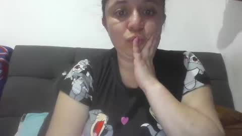 isabellaa_hills_ online show from 04-29-26, 03:27