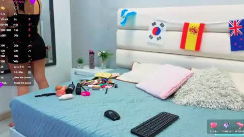 Snapshot of isabellaa_reyess chatting on 06-20-26, 12:19 Isabella online show from 06-20-26, 12:19
