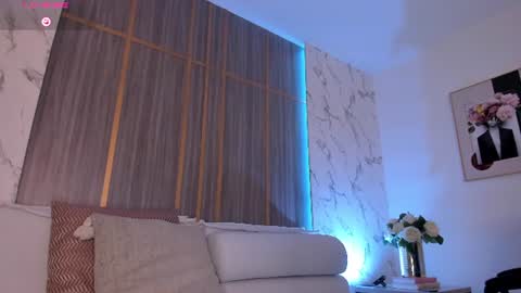Snapshot of isabellaalen chatting on 07-12-26, 10:56 Isabella online show from 07-12-26, 10:56