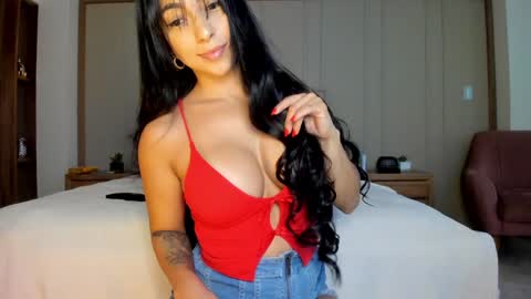 Snapshot of isabellabeker_ chatting on 01-26-25, 10:24 ISABEL online show from 01-26-25, 10:24