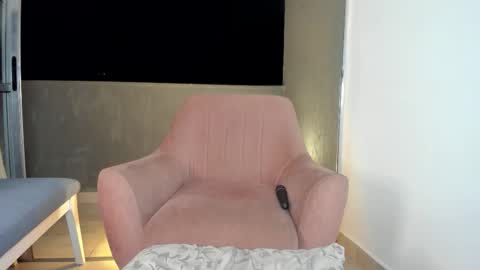 Snapshot of isabellabeker_ chatting on 10-15-25, 06:35 ISABEL online show from 10-15-25, 06:35