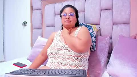 Isabella  online show from 03-15-26, 05:35