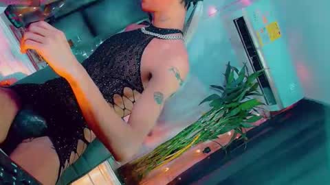 isabellagirs online show from 04-28-26, 09:03