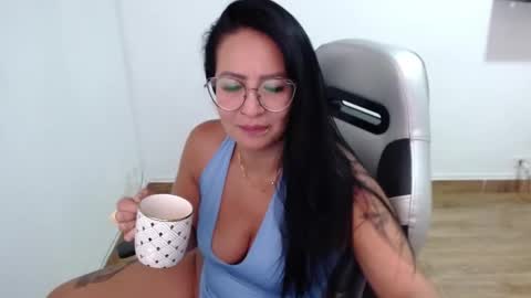 Snapshot of isabellaobregon2 chatting on 02-19-26, 09:33 Isa online show from 02-19-26, 09:33