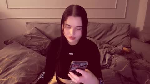 Snapshot of isabellaprincess21 chatting on 11-12-25, 09:47 Isabella online show from 11-12-25, 09:47