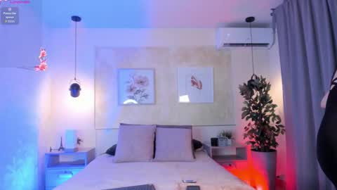 Snapshot of isabellasweet__ chatting on 02-17-26, 03:47 online show from 02-17-26, 03:47