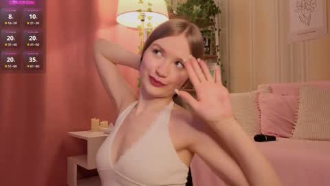 Snapshot of isabellatorrance chatting on 09-15-25, 04:34 Bella online show from 09-15-25, 04:34