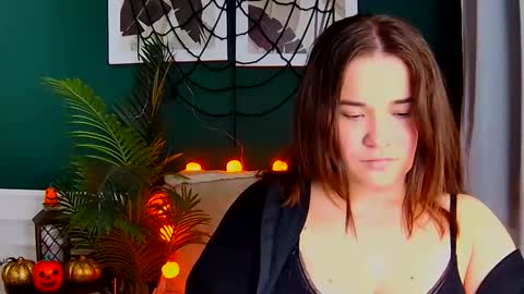 Isabell online show from 10-22-25, 08:36
