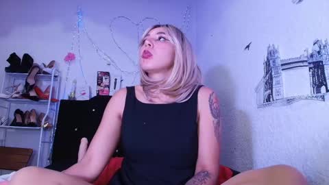 Snapshot of isabelle_sara chatting on 06-08-26, 01:28 isabelle_sara online show from 06-08-26, 01:28
