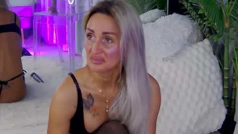 IsabelleEthan online show from 06-08-26, 01:28