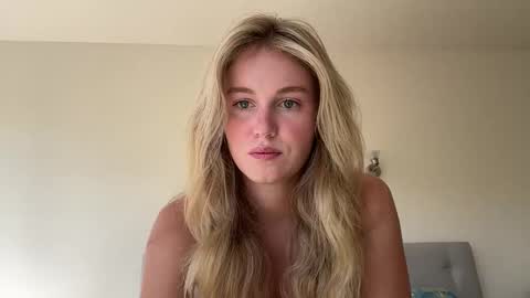 Snapshot of isabellesings chatting on 03-29-26, 11:16 isabellesings online show from 03-29-26, 11:16