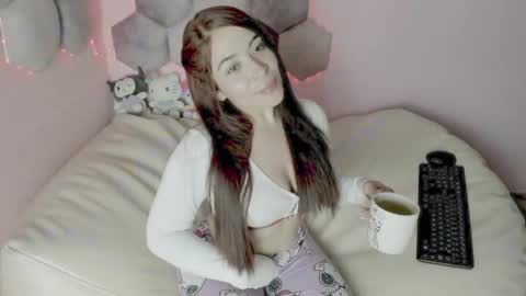 isabellmontt online show from 05-18-26, 04:07