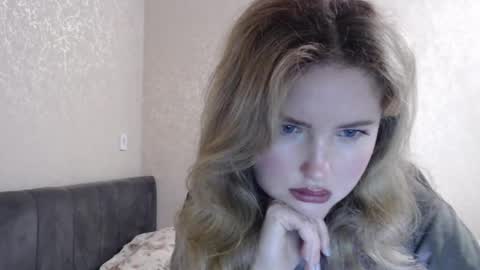isabelswan online show from 01-28-25, 07:10
